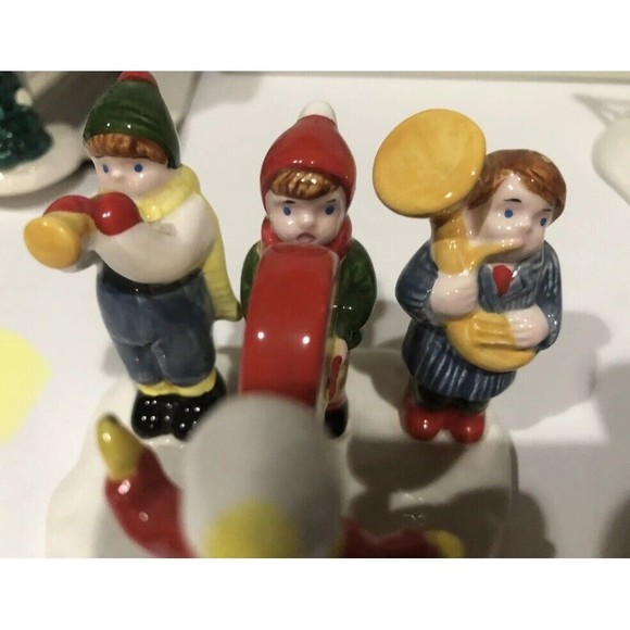 Department 56 The Original Snow Village “Children In Band” #5104-7 Christmas - Picture 2 of 13